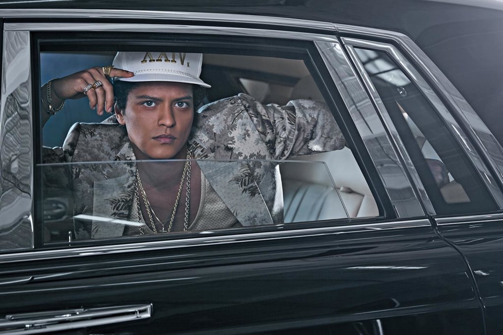Latina // Bruno Mars